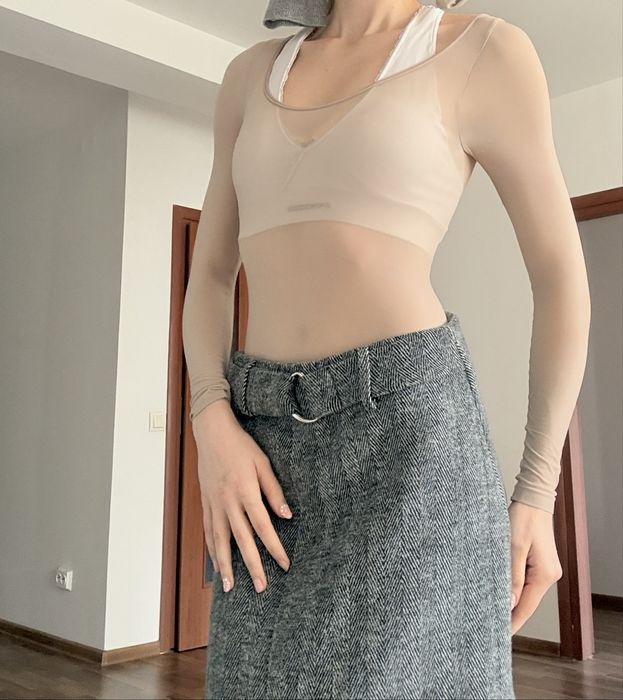 Body beige transparent