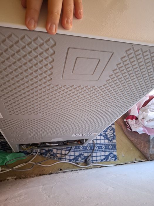 Frigider Vortex 83l L85cm