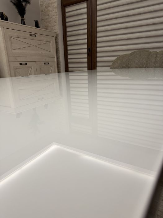 Холна/Трапезна маса КАТО НОВА!