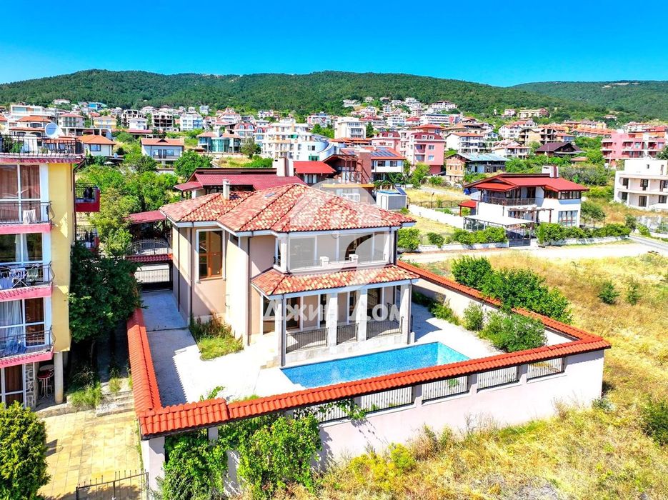 Продава се Къща в Свети Влас - 250 кв.м за 2392 €/кв.м - Снимка #2