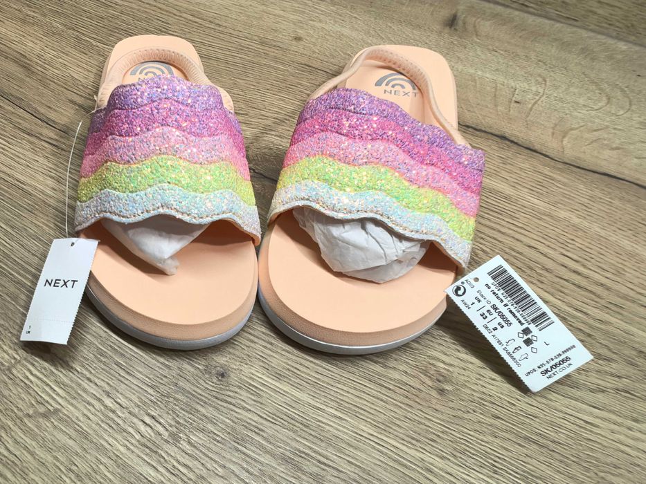 Обувки за госпожица Adidas, Fila, Next и Skechers