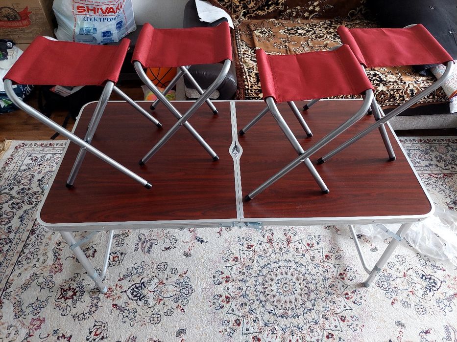 Продам стол со стульями в упаковке