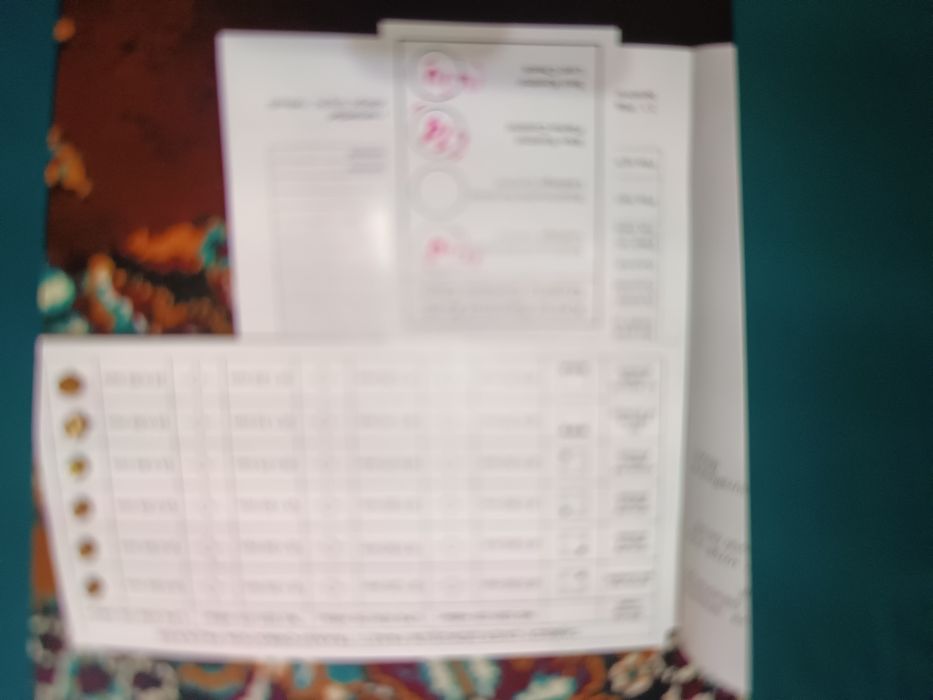 Продаю новую газ плиту за нал,каму нада фото и документы на фото