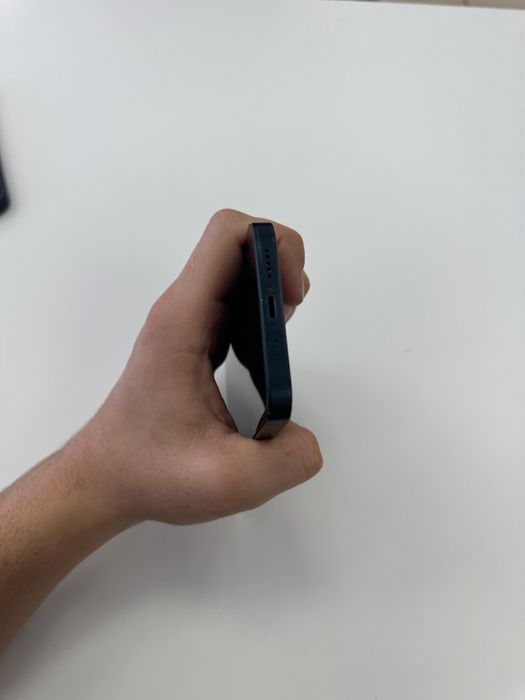 iPhone 13 в хорошем состоянии