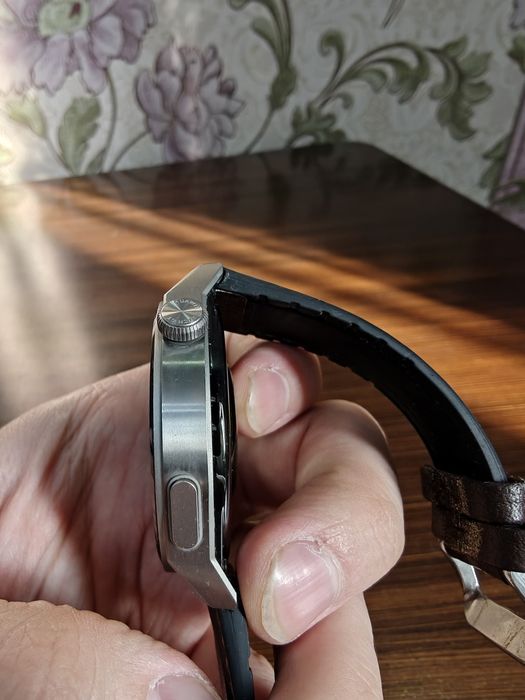 Продаеться Huawei GT3 PRO, зарядка хватает на неделю, флагман модель