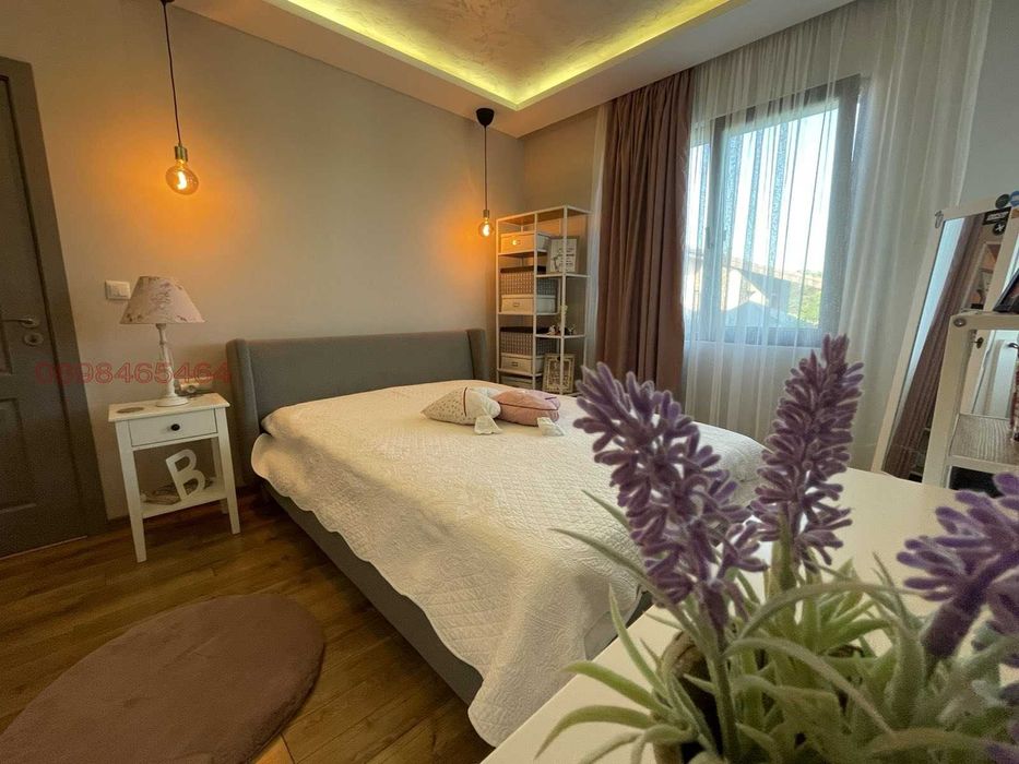 Луксозна къща на 20 минути от София по АМ Струма