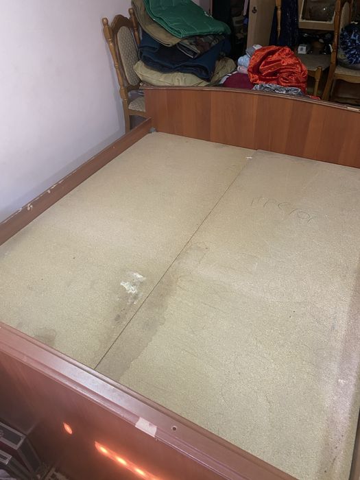 Двухспальный кроват + 1 детский кроват