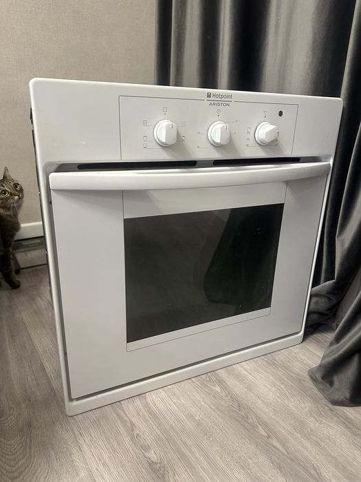 Духовка Hotpoint Ariston