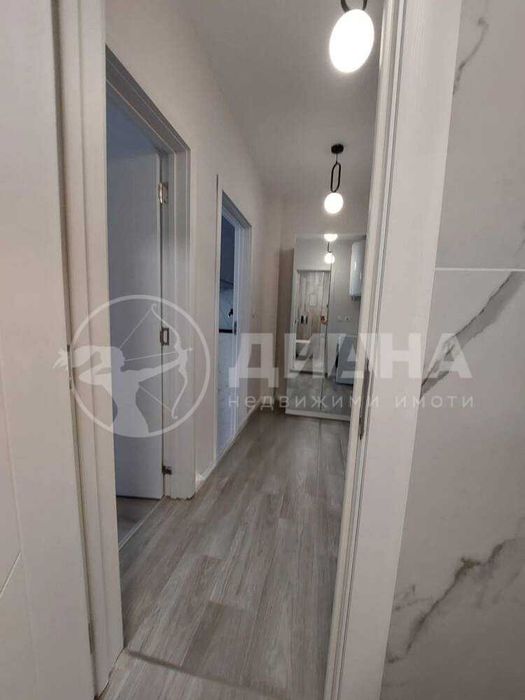Продава се Двустаен апартамент в Пловдив, Център - 75 кв.м за 1934 €/кв.м - Снимка #4
