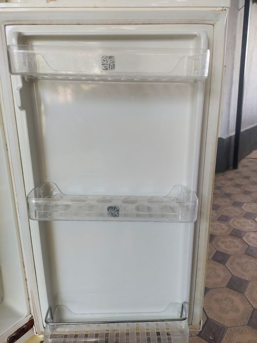 Холодильник с морозильником