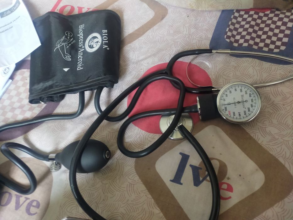 Тонометр ручной.