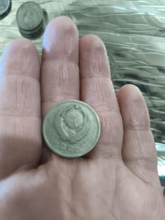Продам старые монеты