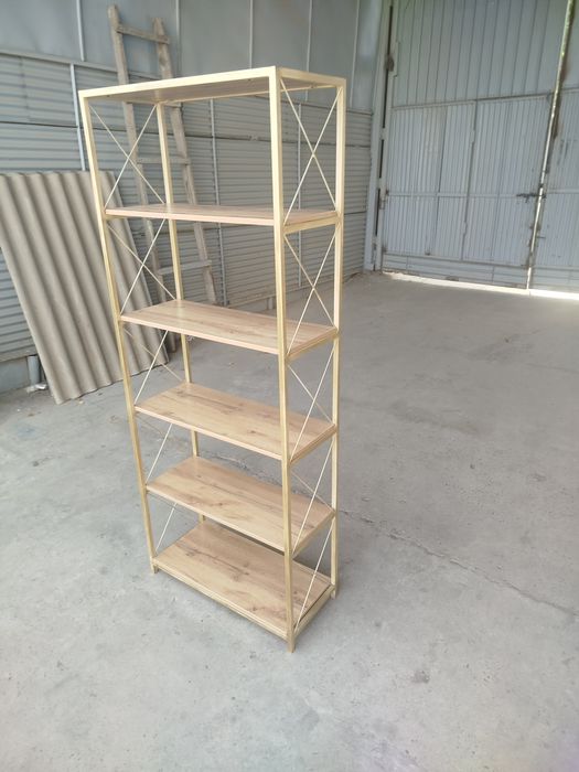 Мебел из лифта. Стелаж