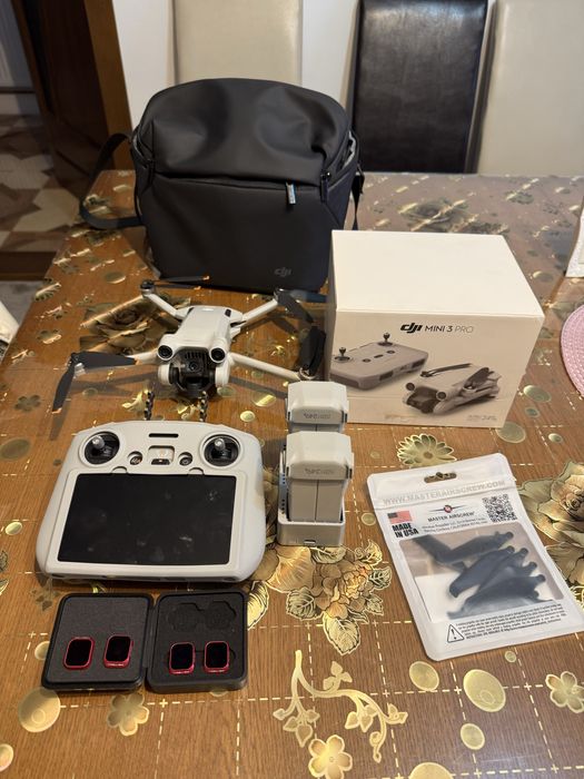 Drona DJI Mini 3 Pro + Smart Controller