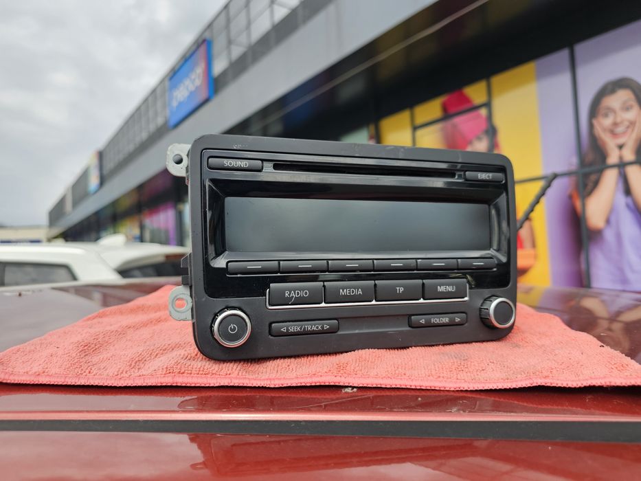 Radio CD RCD 310 VW Golf 5 6 7 Jetta Passat B6 B7 EOS Polo 6r 9r  Skoda Octavia Seat Leon Altea Casetofon MP3 Player
