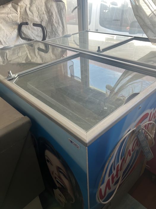 Продам витринные морозильные холодильники