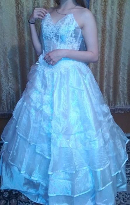 Свадебные платья продам