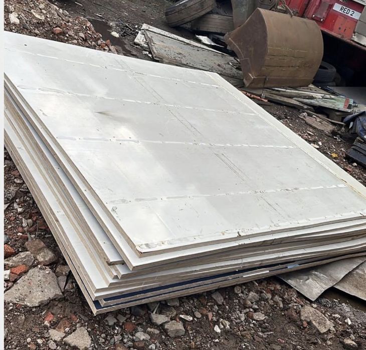 Panouri TEGO 2X2m provenite dupa semi-remorci
