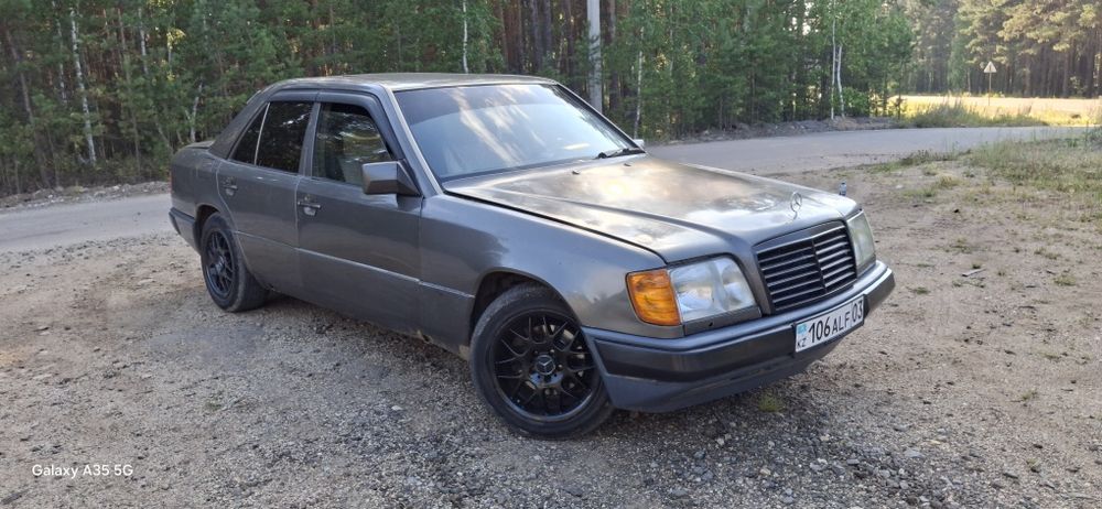 Продам мерседес Е300 в хорошем состоянии.
