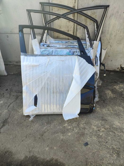 Toyota Alphard двери передние