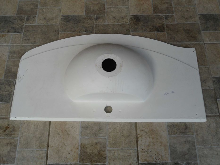 Мивка за баня от технически камък