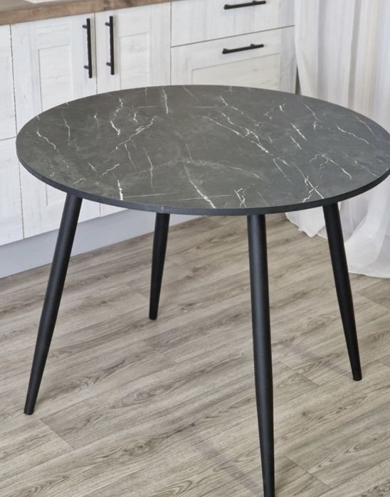 Кухонный обеденный стол