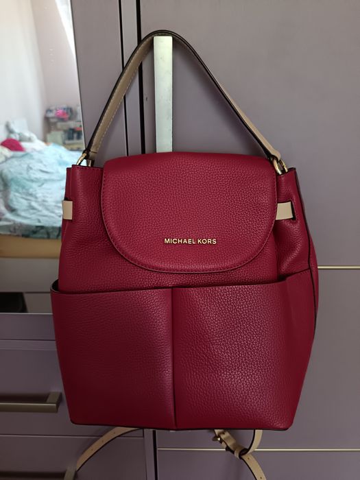 Vând rucsac nou cu etichetă Michael Kors