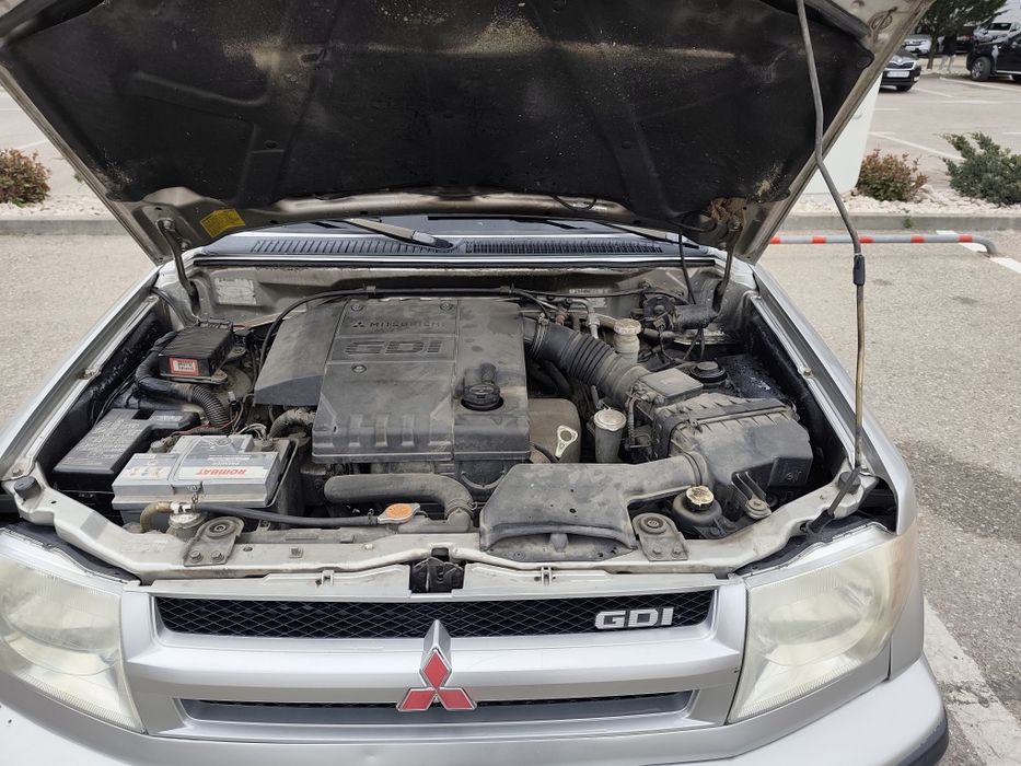 Vând Mitsubishi Pajero Pinin