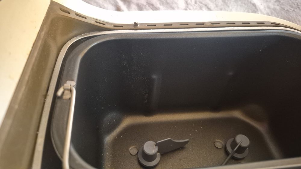 Vand masina de facut pâine in perfecta stare de funcționare
