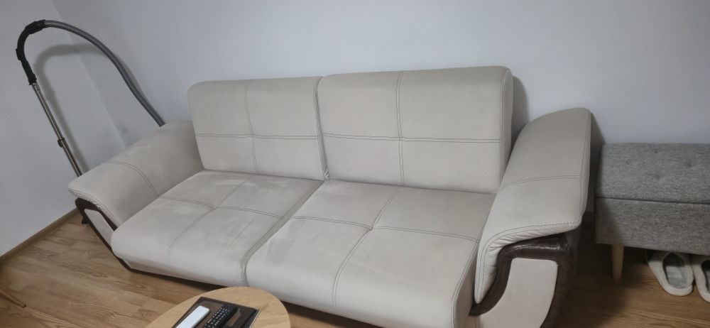 Разтегателен диван