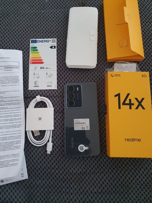 Телефон  14х realme GSM нов с гаранция  от Yettel  Samsung    + подаръ