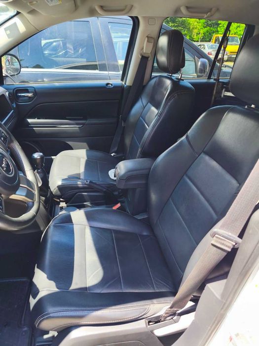автомобил Jeep Compass