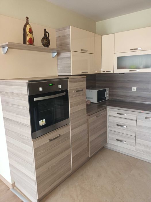 Отдава под наем апартамент