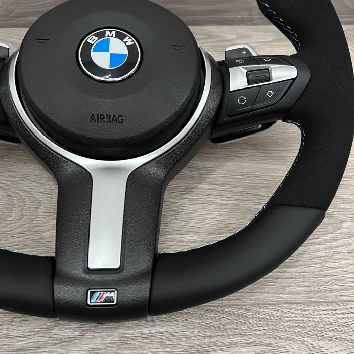Нов М Волан BMW F30 F20 E90 E70 X5 Алкантара със Синя Лента и Пера