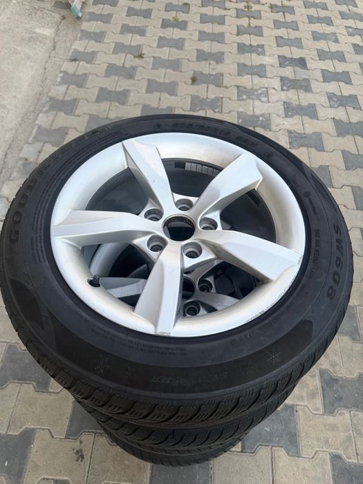Vând cauciucuri m+ S Audi a 4 205/55/16
