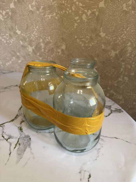 Продам 3-х, 2-х литровые банки