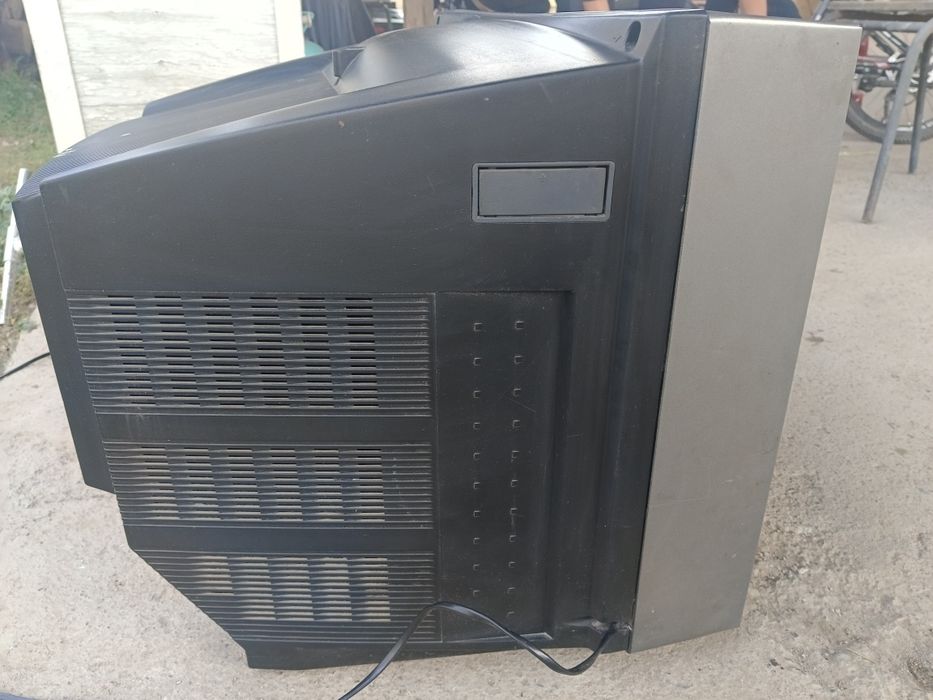 Продам телевизор LG