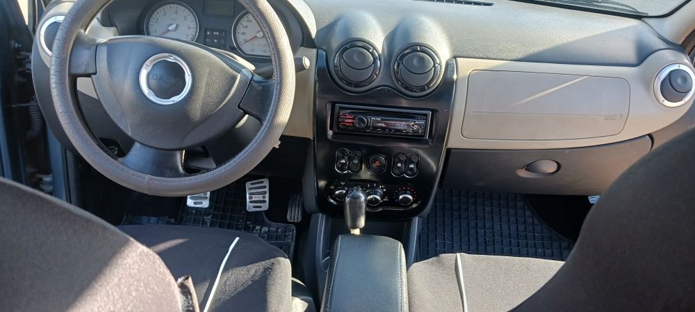 Vând Dacia Logan 1.6
