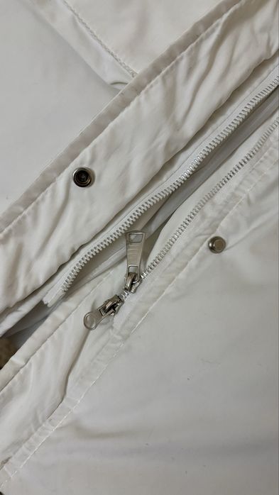 Белая женская куртка