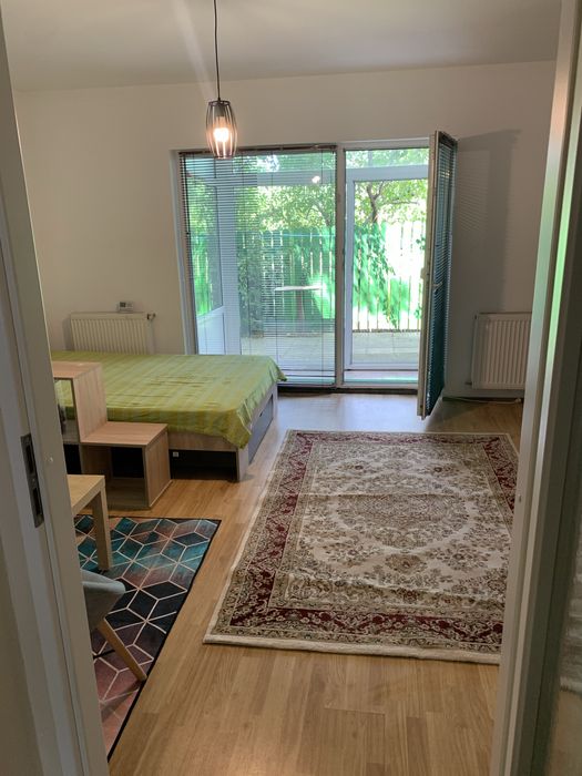 proprietar inchiriez apt 1 cam. cu terasa