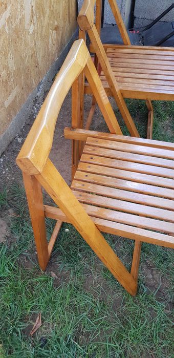 Vand scaune de lemn, rabatabile