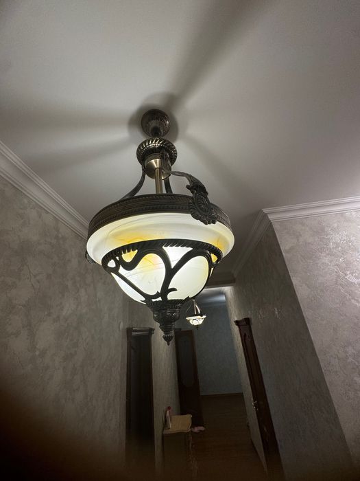 Продам люстры в отличном состоянии