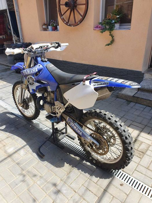 Cross de vânzare