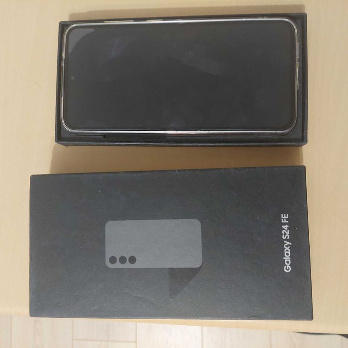 Samsung  Galaxy  S24 FE