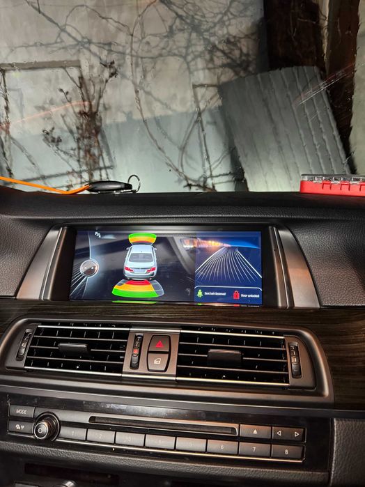 Navigatie BMW Seria 5 F10/F11 Linux CarPlay & Android Auto