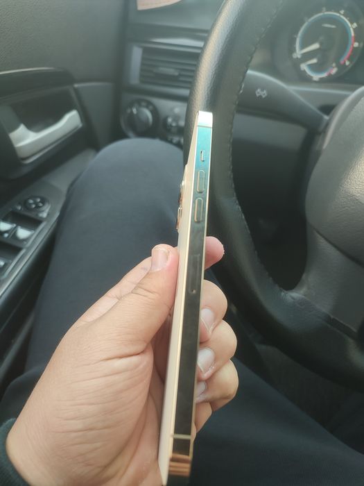 iPhone 12pro max заблокированный