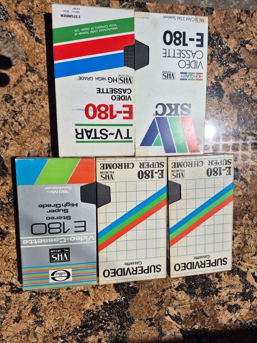 Vând 18 casete video VHS originale BRILLIANT, SKC,TV-STAR,ITS,NIPPON de 180 minute colectie de filme

- Lot 12 casete video VHS originale , cu colecți