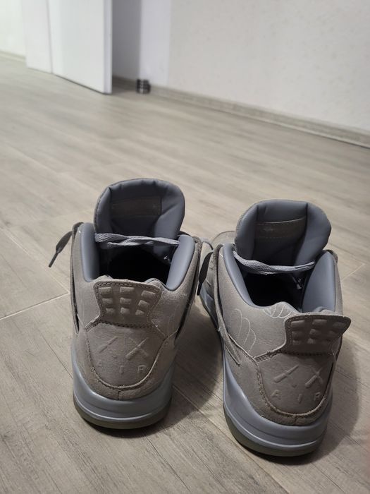 Jordan 4 kaws, noi