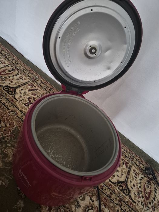 Рисоварка работает