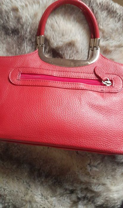 Елегантна дамска чанта от естествена кожа -Made in Italy